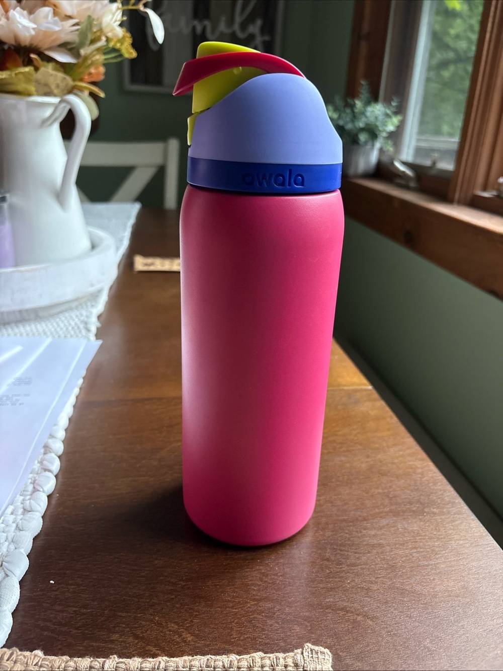Owala 32oz FreeSip "Hyper Flamingo" Hot Pink / Magenta Royal Blue